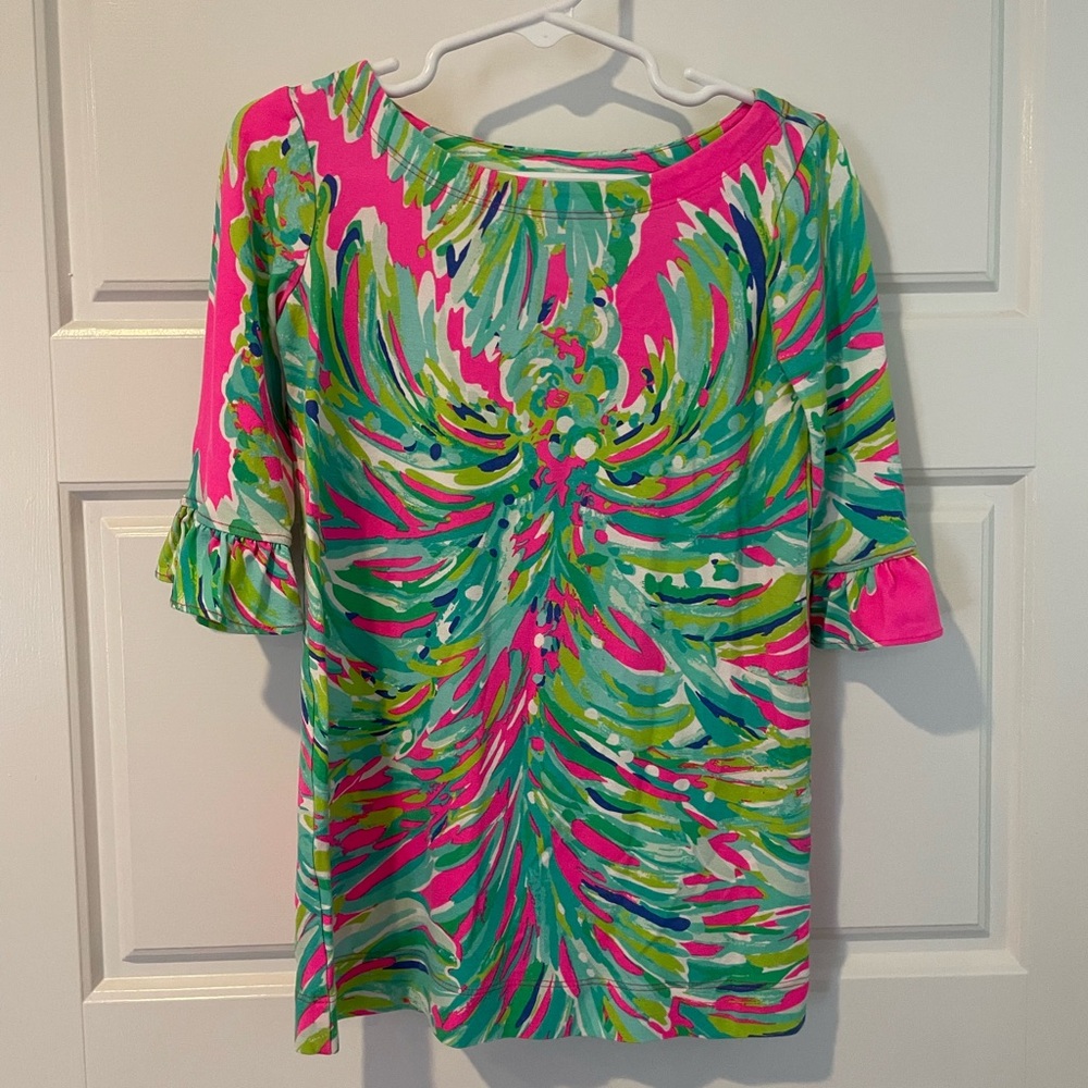 Girls Lilly Pulitzer size 2-3 dress, comfortable stretch fabric.
